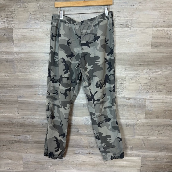 Patagonia Other - Patagonia Men's Gray Camouflage Hiking Pants